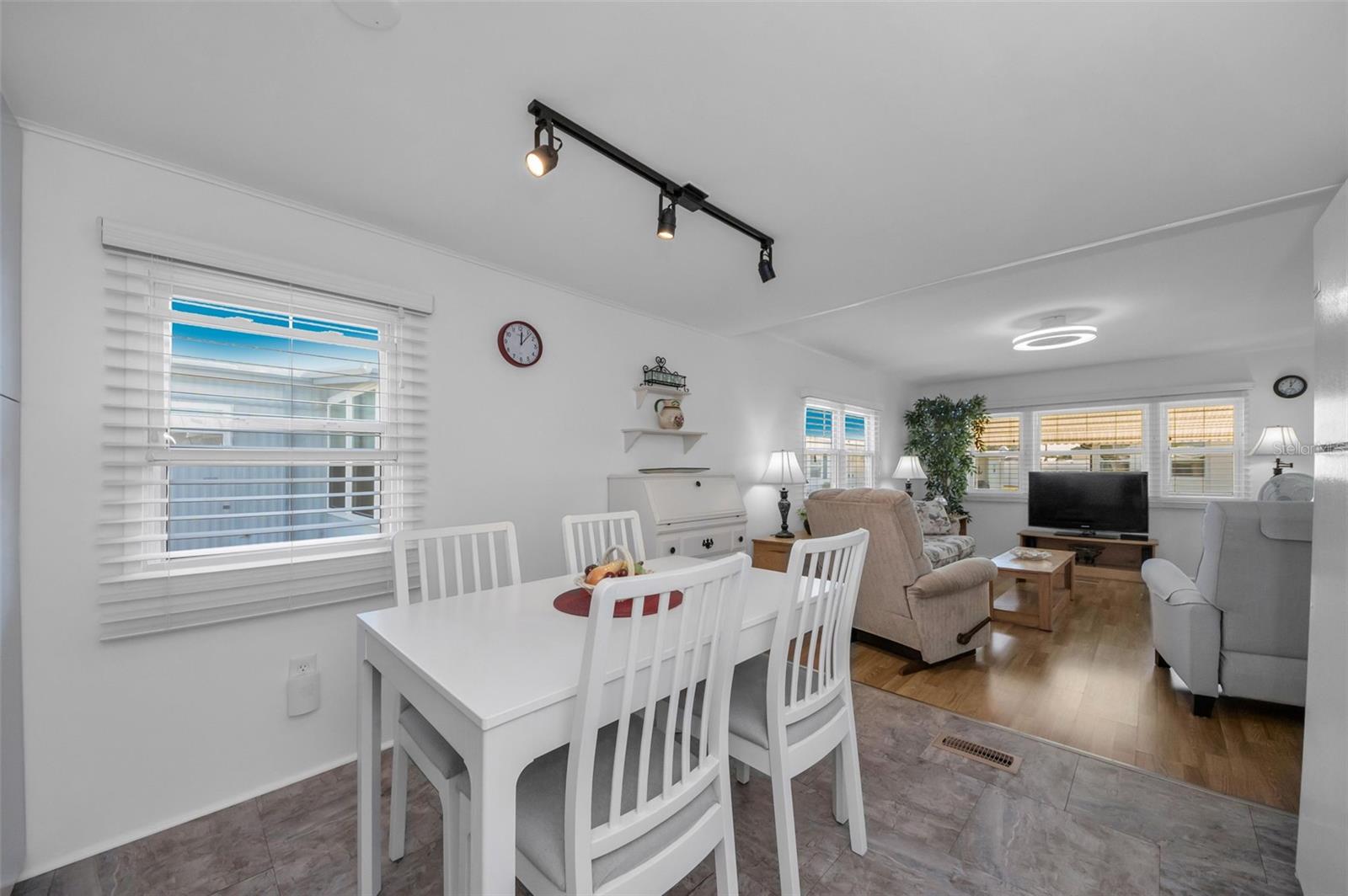 Image 22 of 81 For 46 Drury Lane