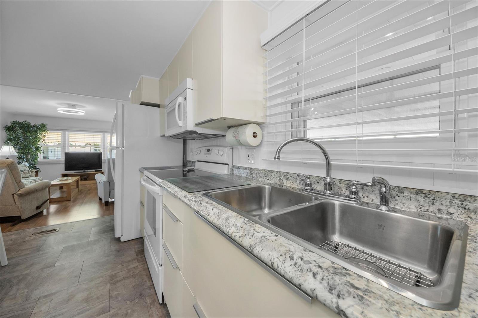 Image 27 of 81 For 46 Drury Lane