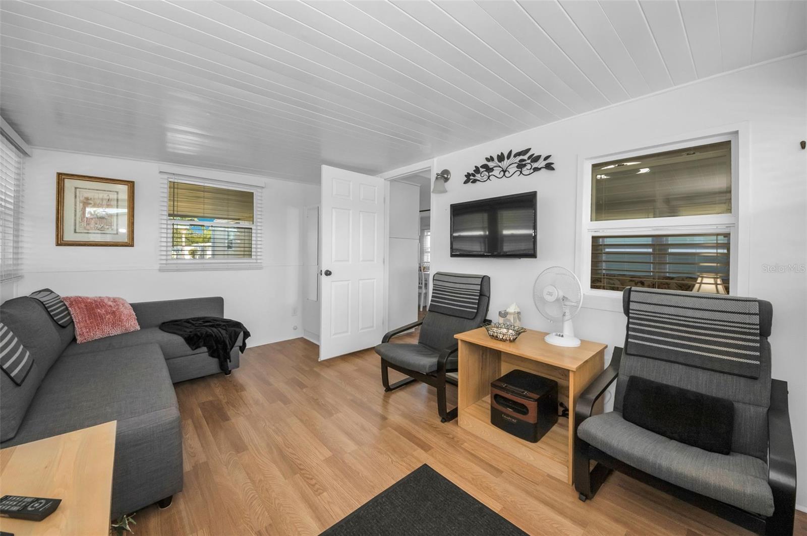 Image 8 of 81 For 46 Drury Lane