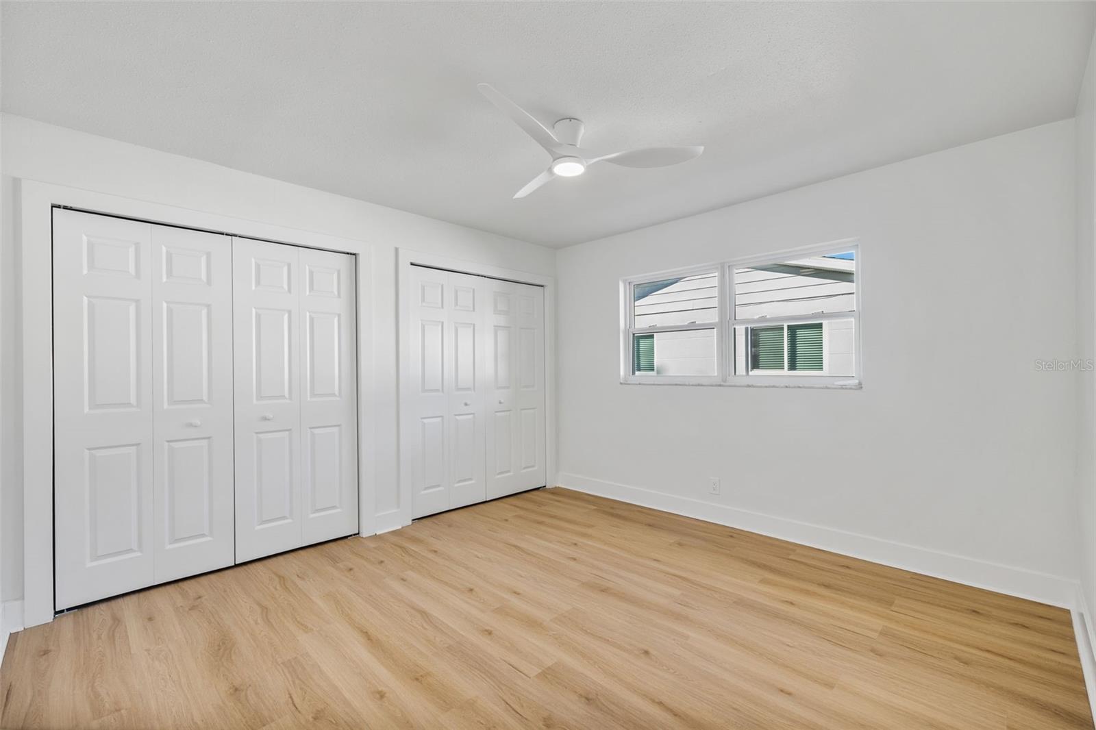 Image 29 of 32 For 869 Deville Drive E