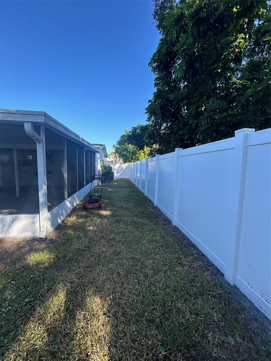 Image 4 of 35 For 5276 101st Avenue N