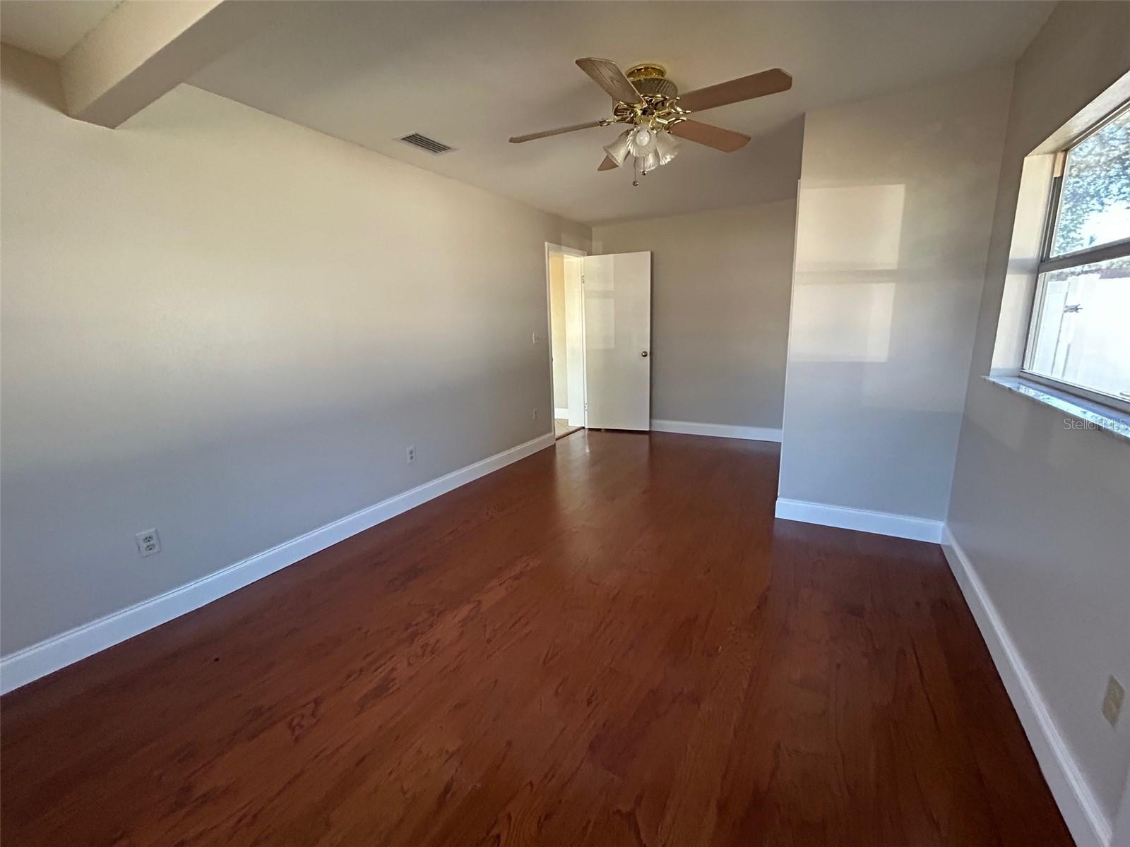 Image 5 of 35 For 5276 101st Avenue N