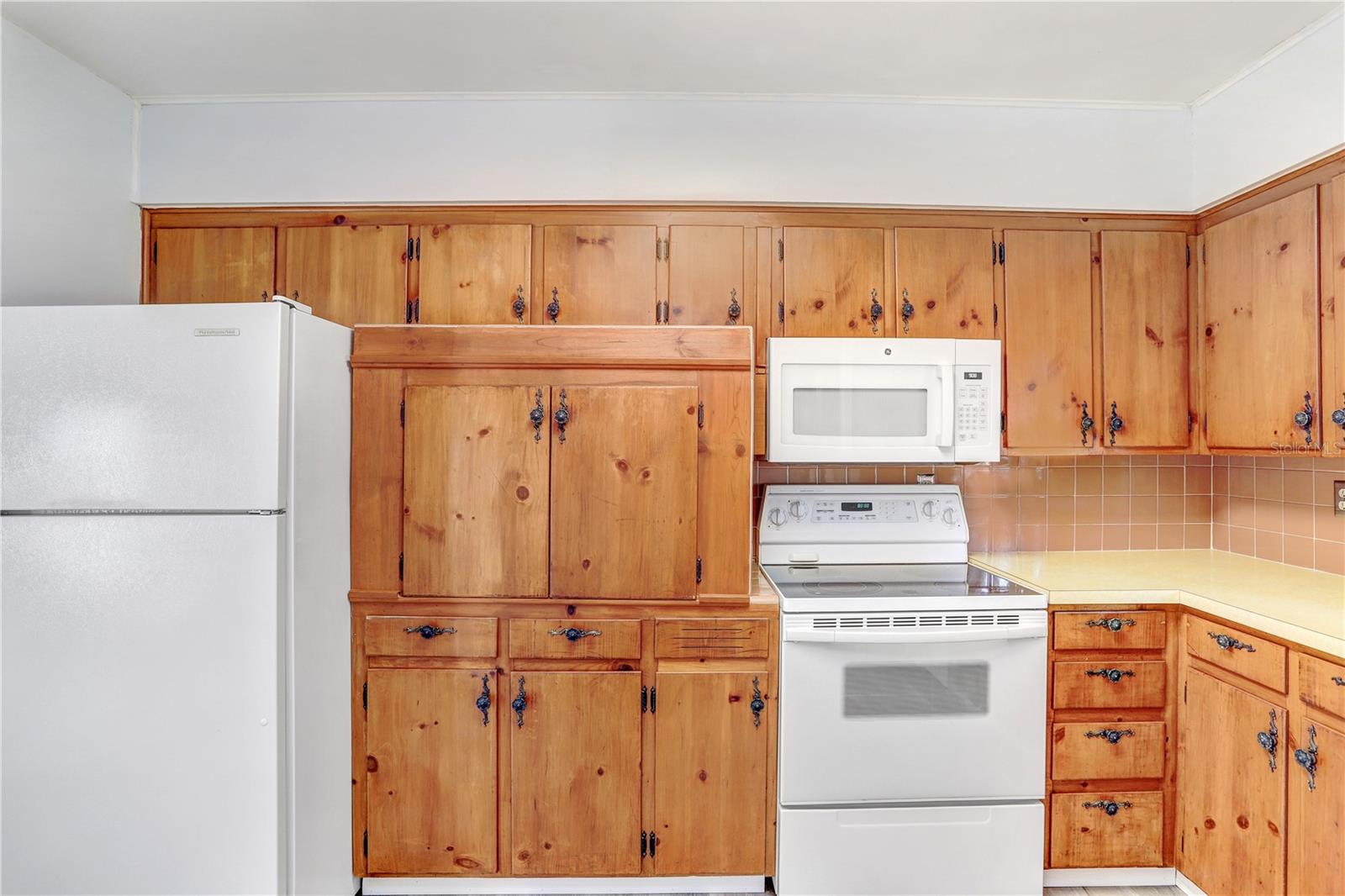 Image 10 of 30 For 6823 Oak Hill Drive