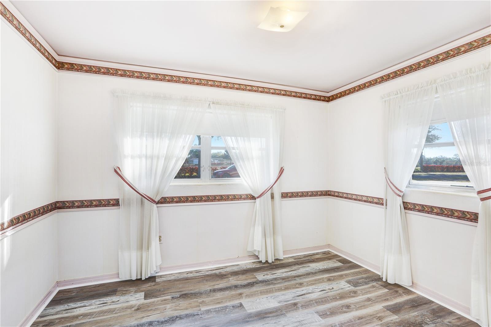 Image 13 of 30 For 6823 Oak Hill Drive