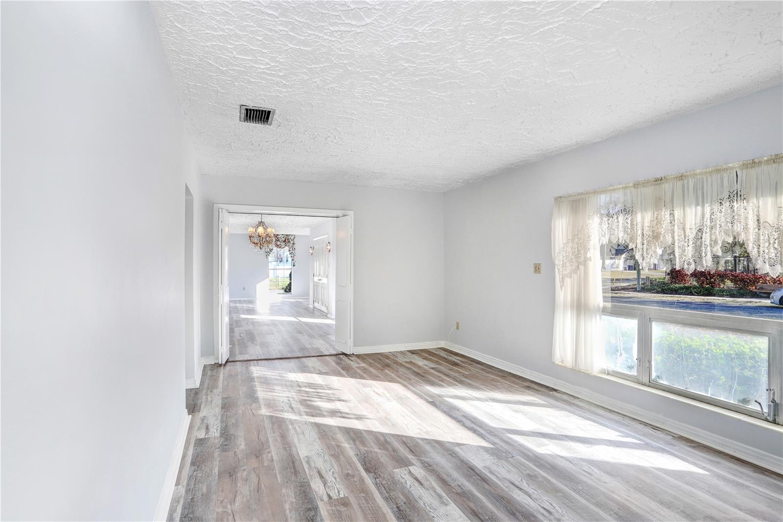 Image 8 of 30 For 6823 Oak Hill Drive