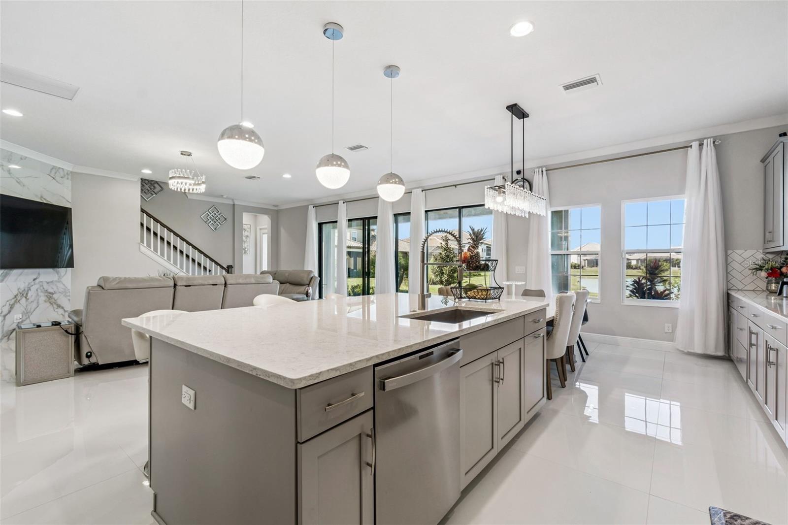 Image 12 of 56 For 10863 Rustic Timber Loop