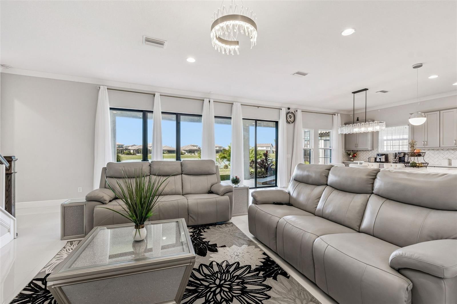 Image 24 of 56 For 10863 Rustic Timber Loop