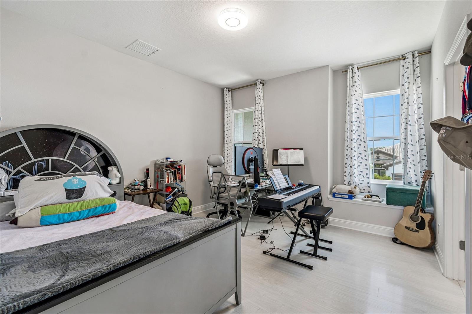 Image 36 of 56 For 10863 Rustic Timber Loop