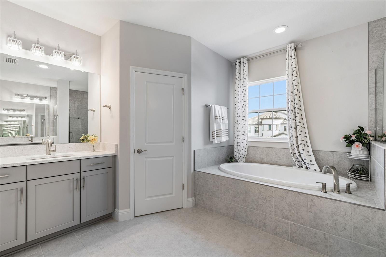 Image 39 of 56 For 10863 Rustic Timber Loop