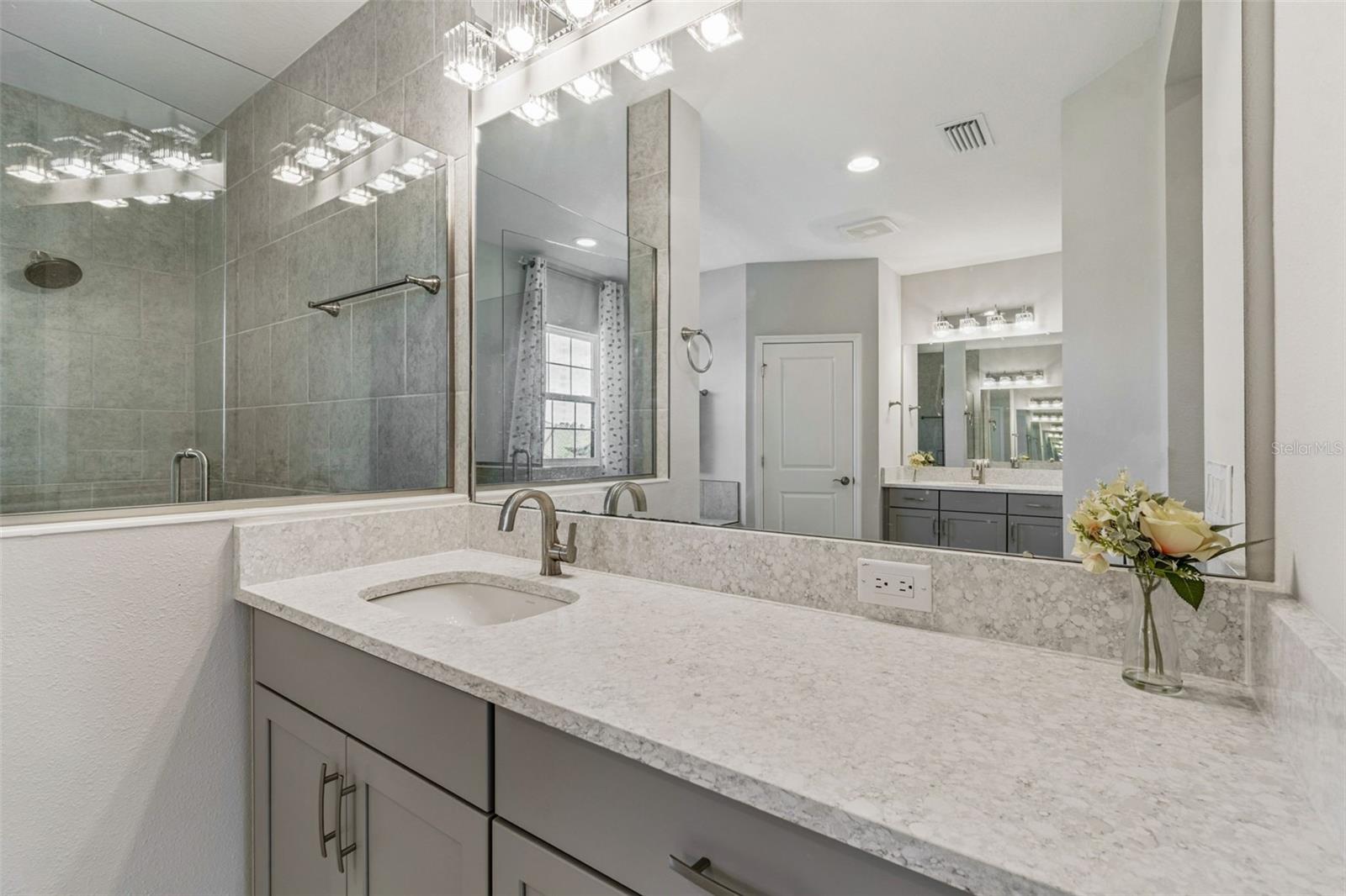 Image 41 of 56 For 10863 Rustic Timber Loop