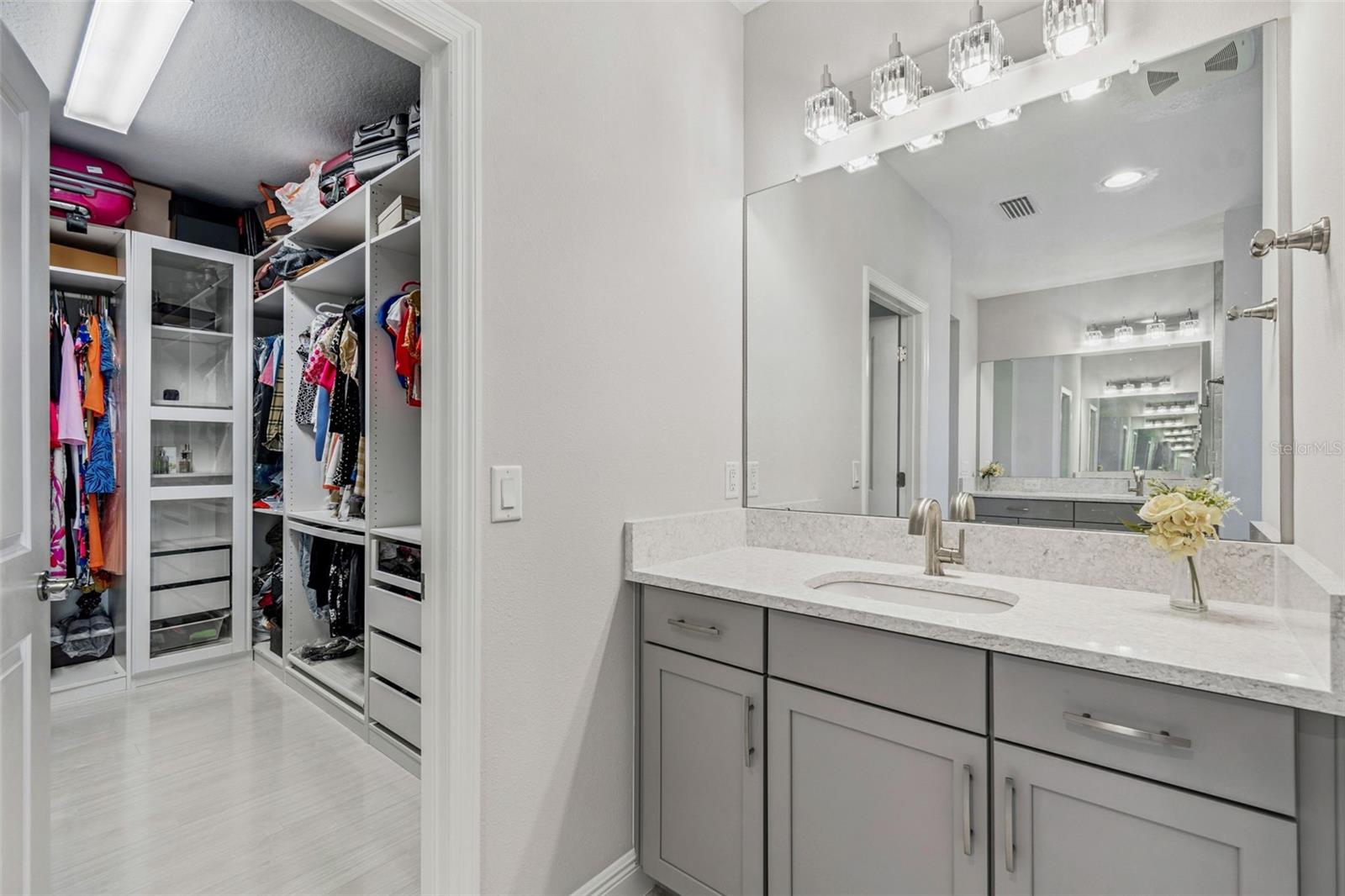 Image 43 of 56 For 10863 Rustic Timber Loop