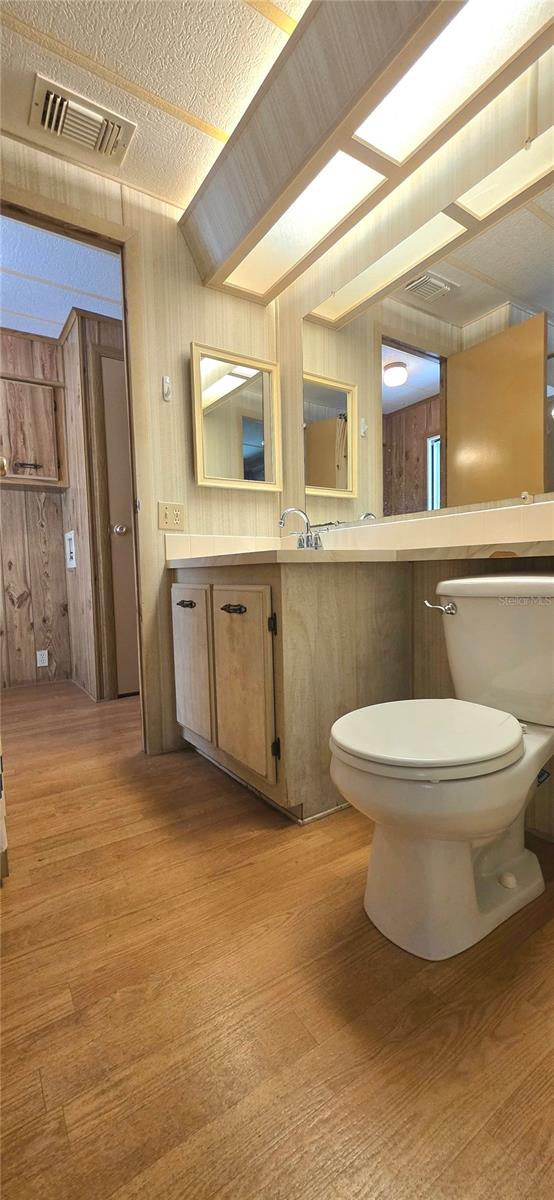 Image 28 of 74 For 5650 Benton Street