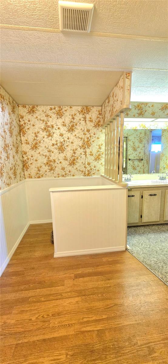 Image 34 of 74 For 5650 Benton Street