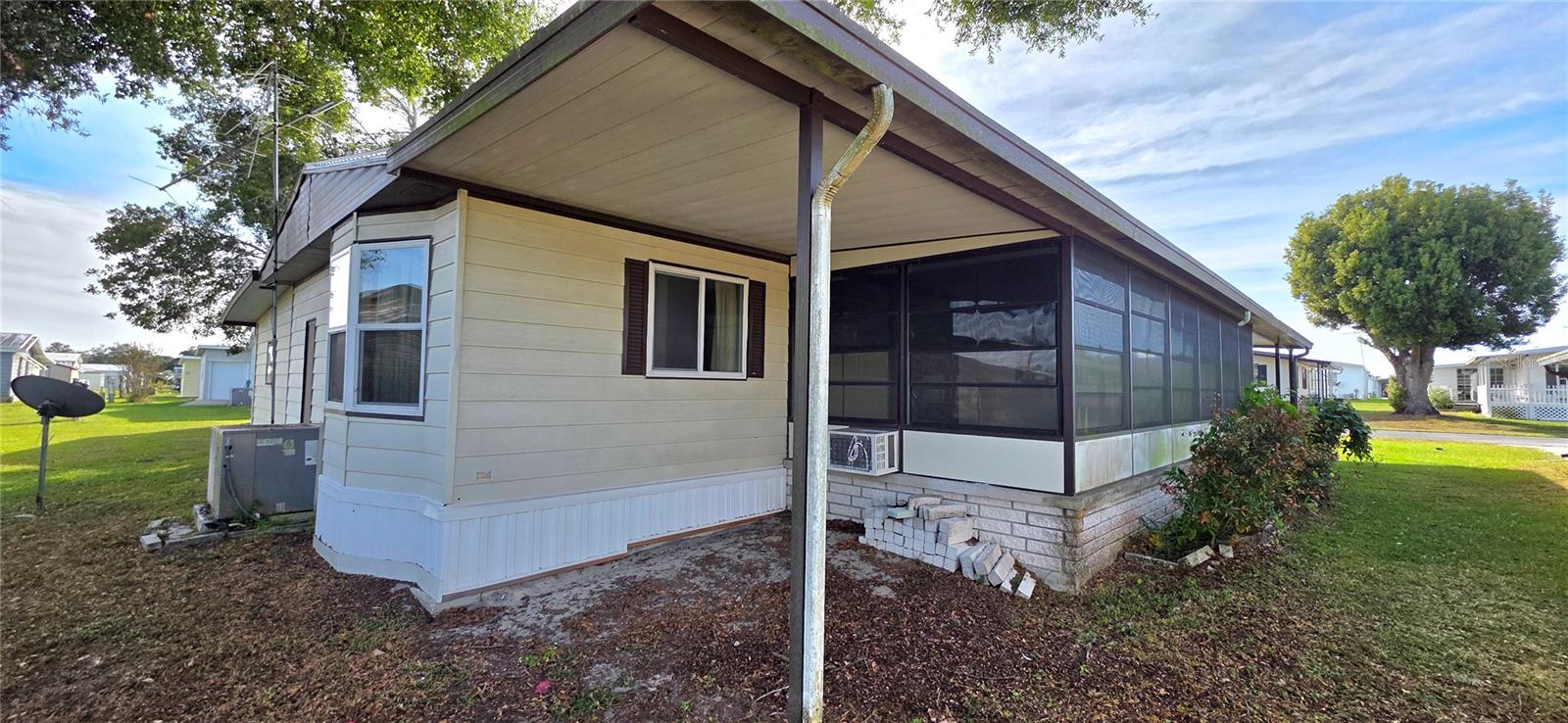 Image 4 of 74 For 5650 Benton Street