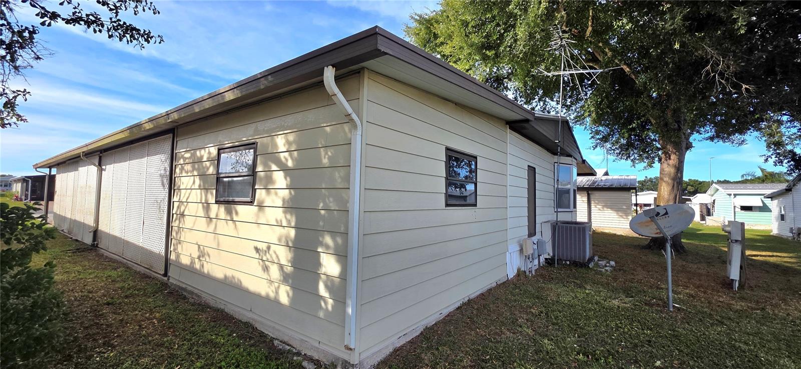 Image 6 of 74 For 5650 Benton Street