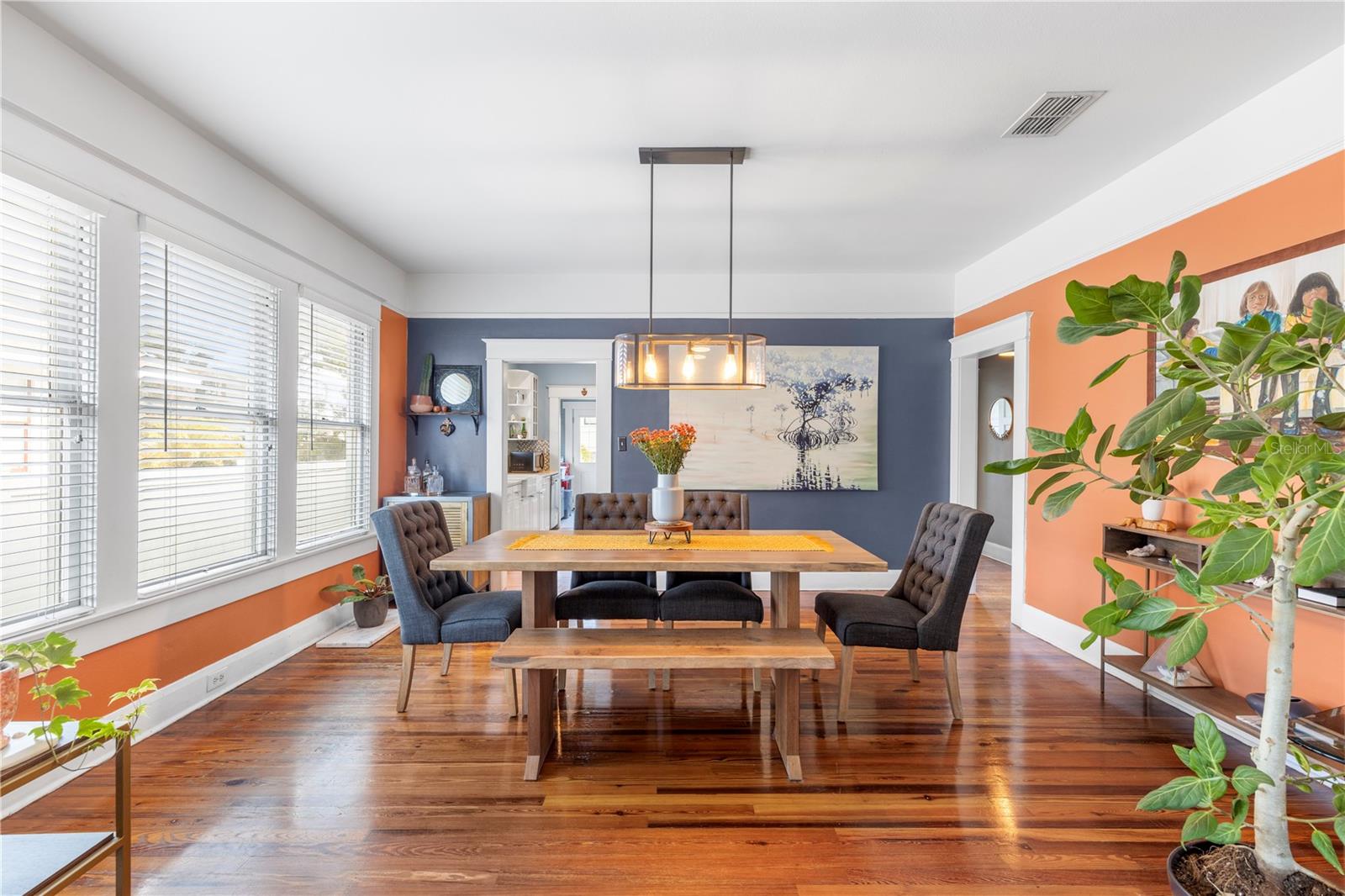 Listing photo id 10 for 5705 Miami Avenue