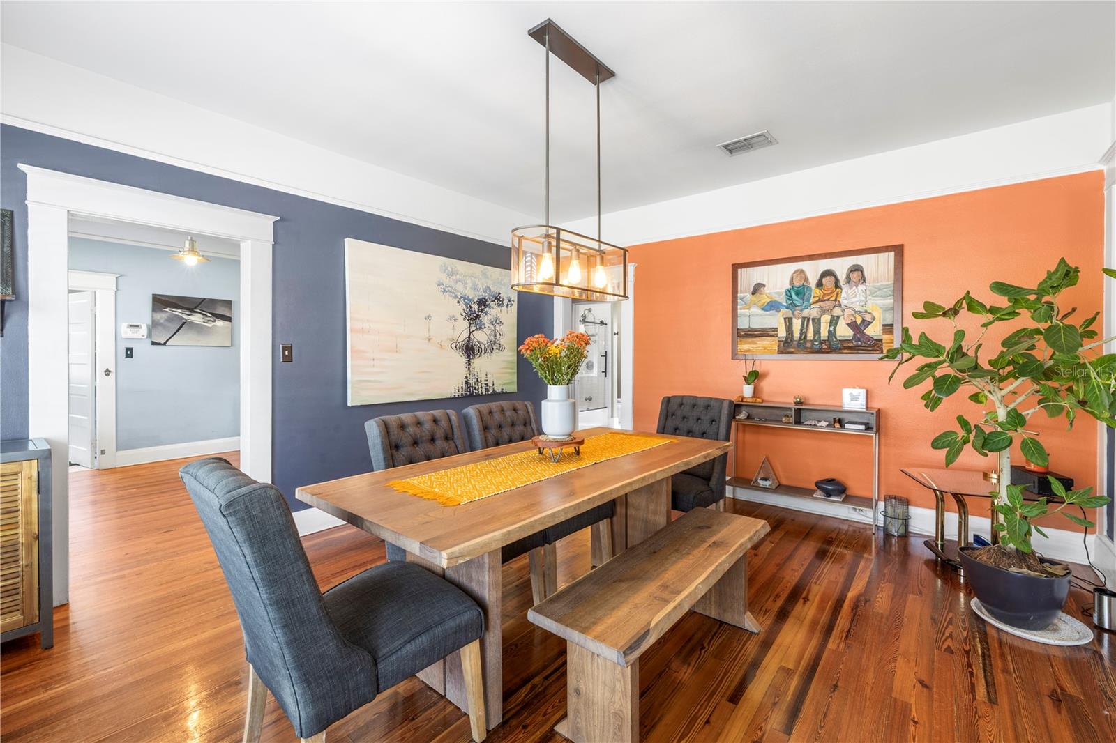 Listing photo id 12 for 5705 Miami Avenue