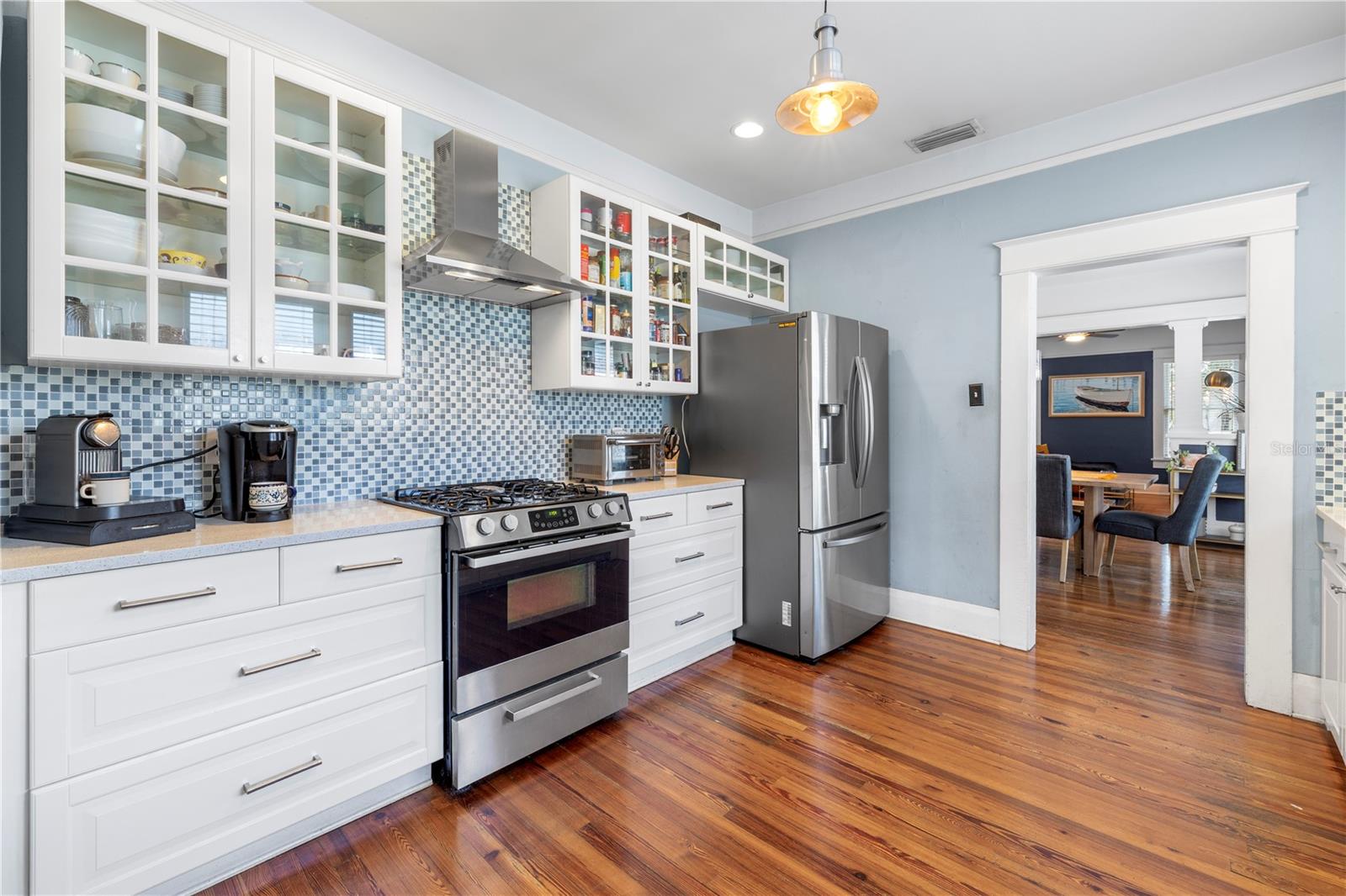 Listing photo id 16 for 5705 Miami Avenue