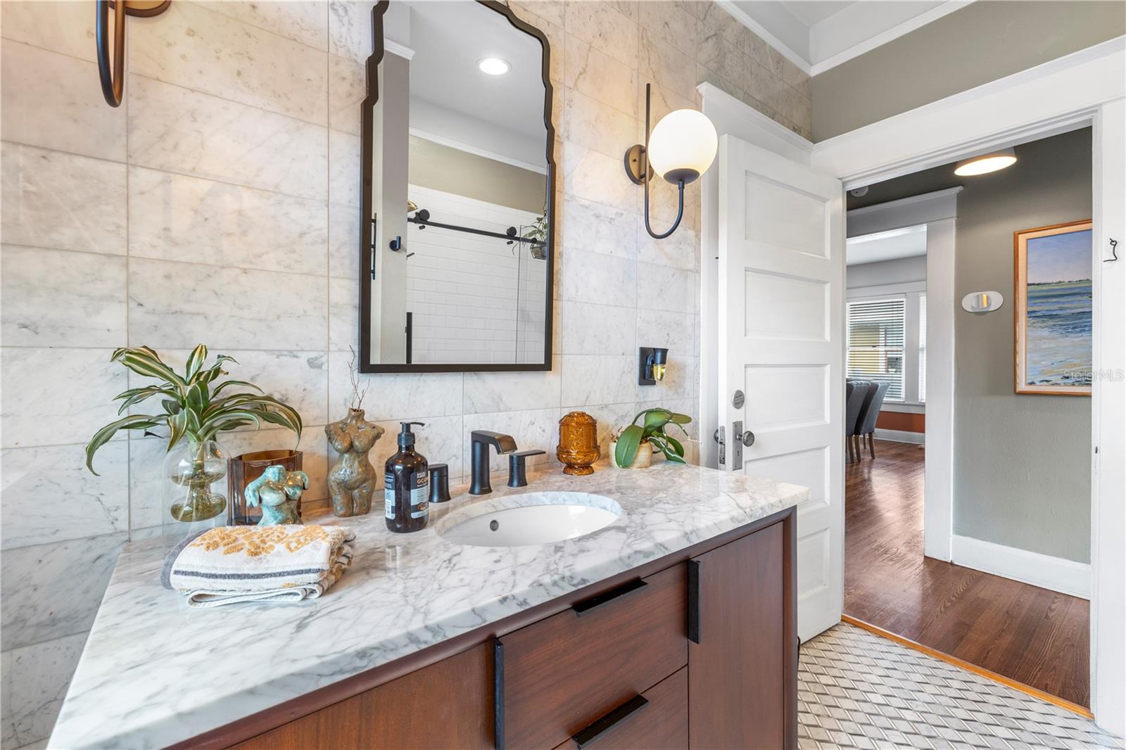 Listing photo id 25 for 5705 Miami Avenue