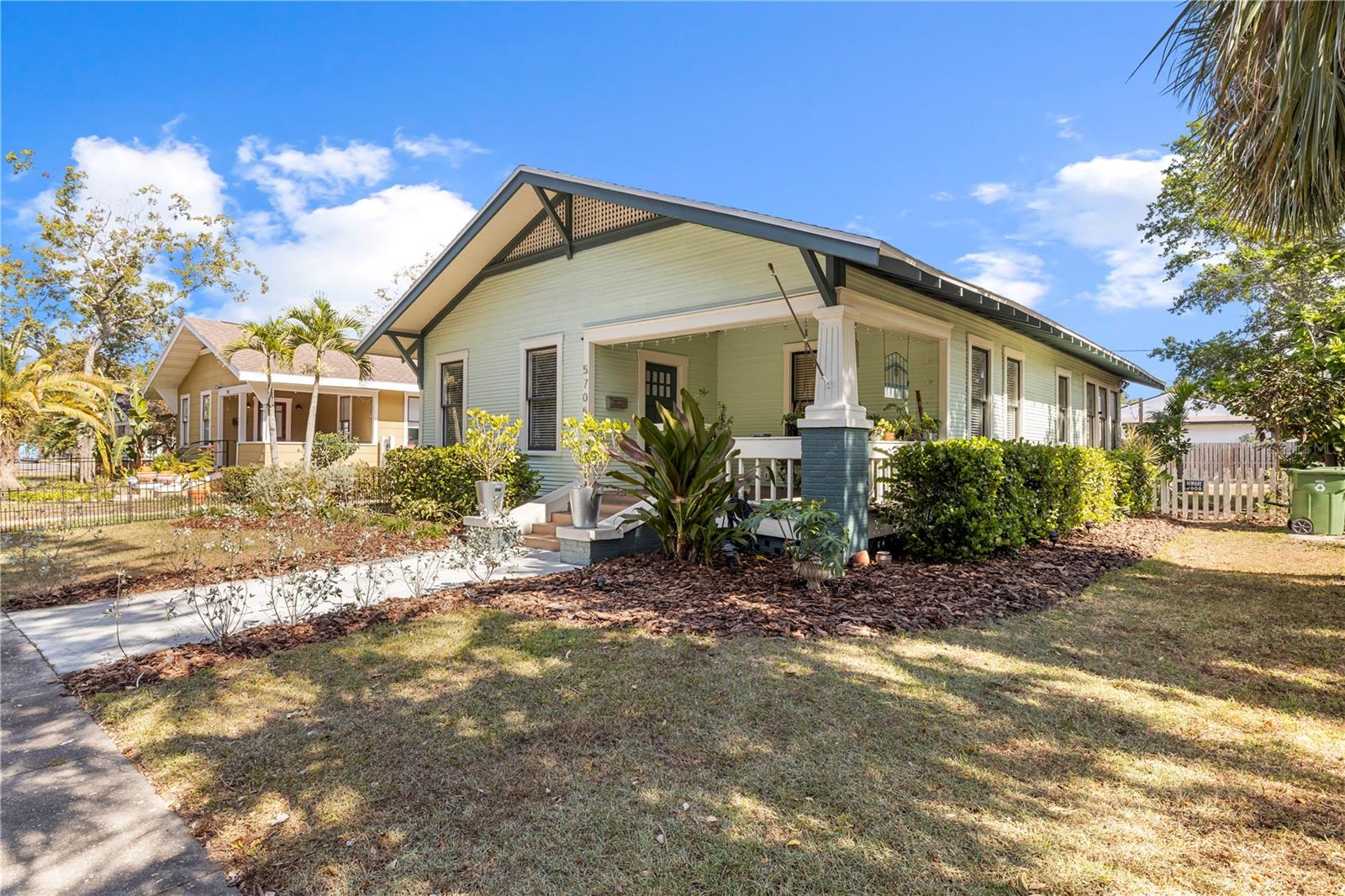 Listing photo id 1 for 5705 Miami Avenue