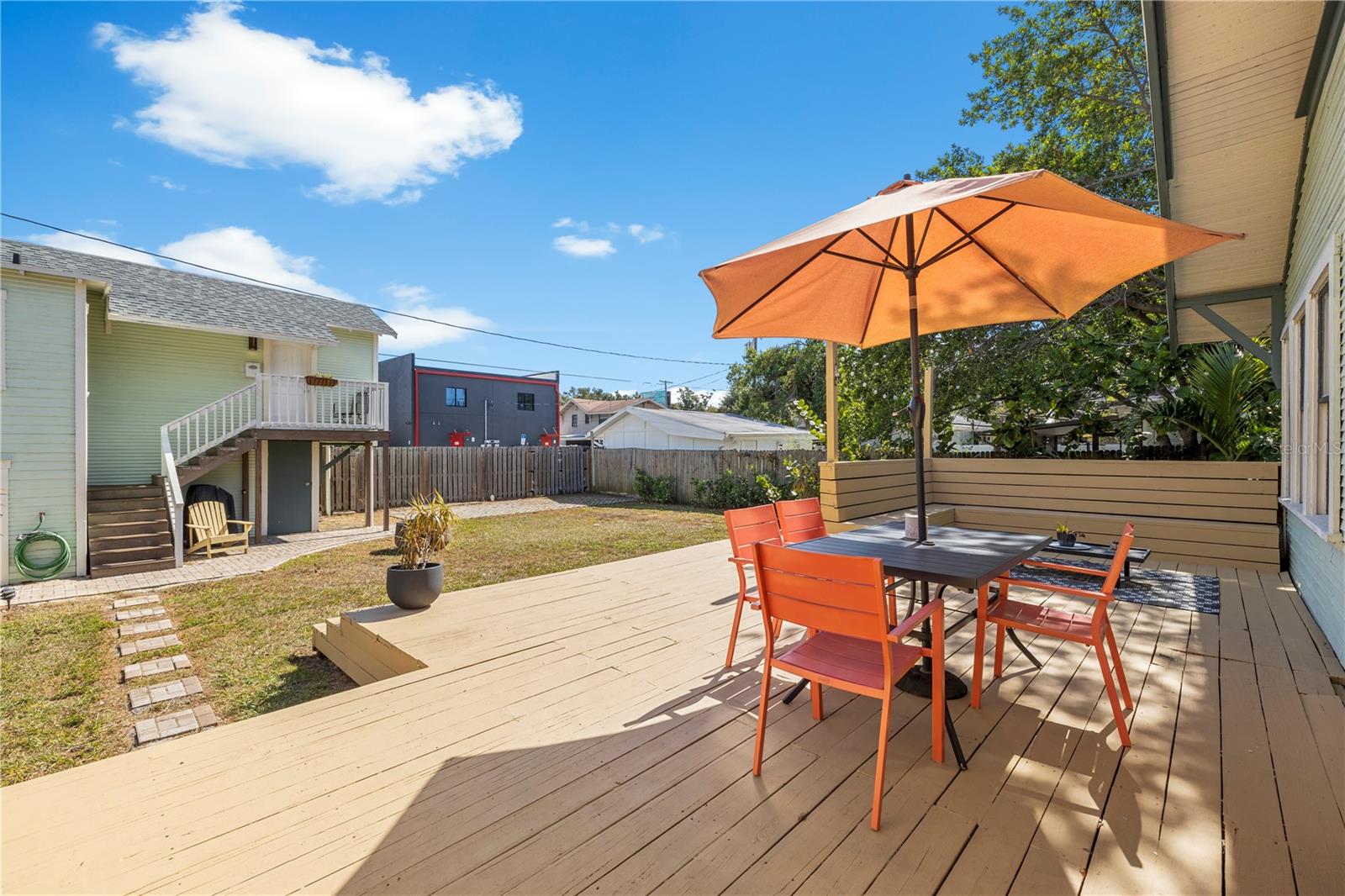 Listing photo id 33 for 5705 Miami Avenue