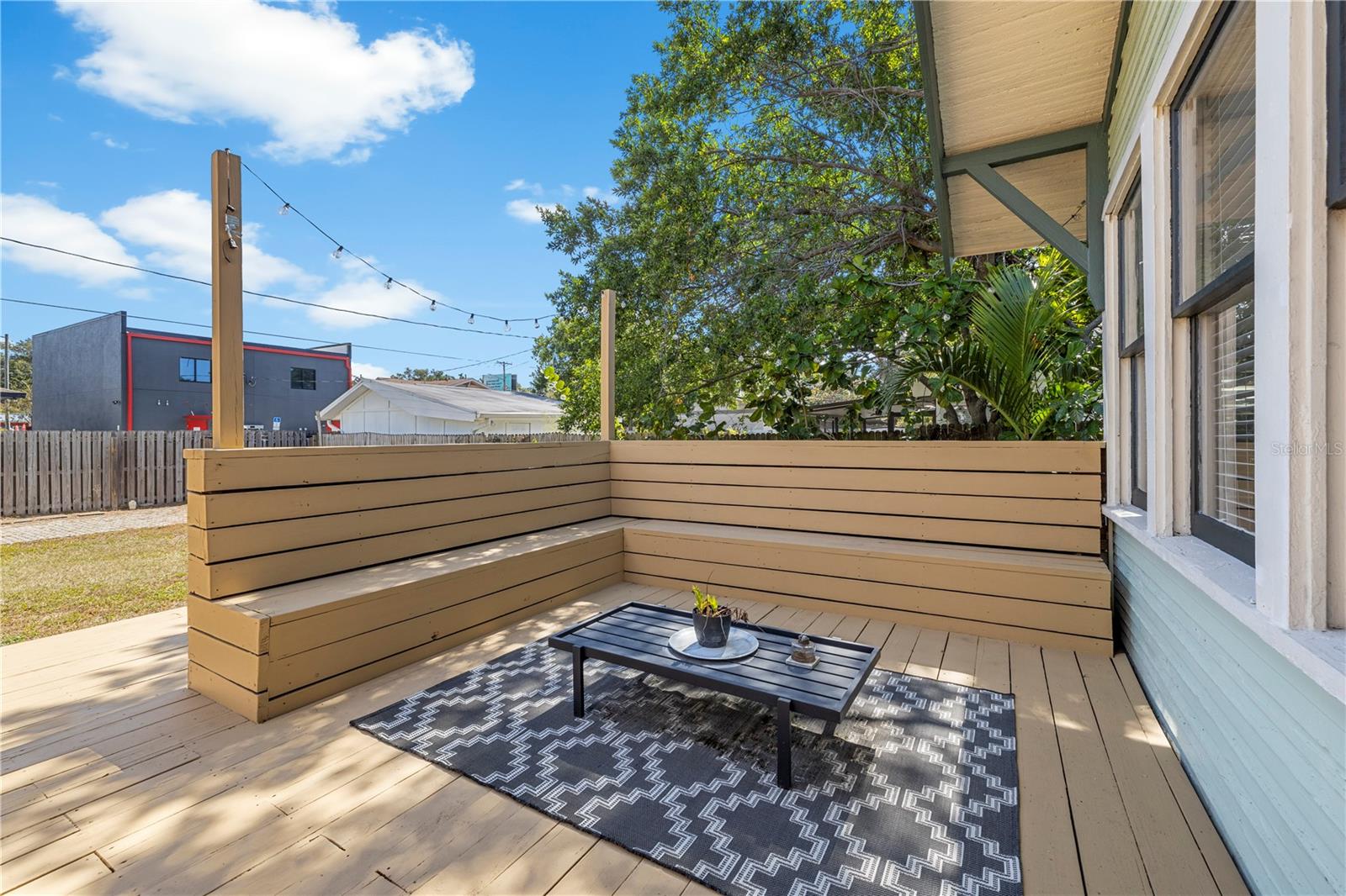 Listing photo id 34 for 5705 Miami Avenue