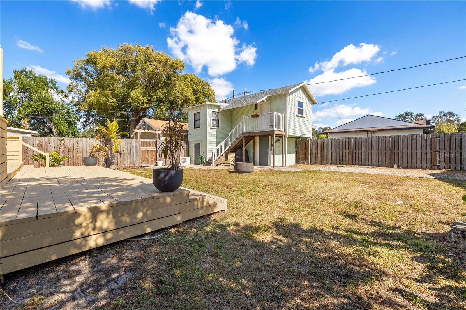 Listing photo id 36 for 5705 Miami Avenue