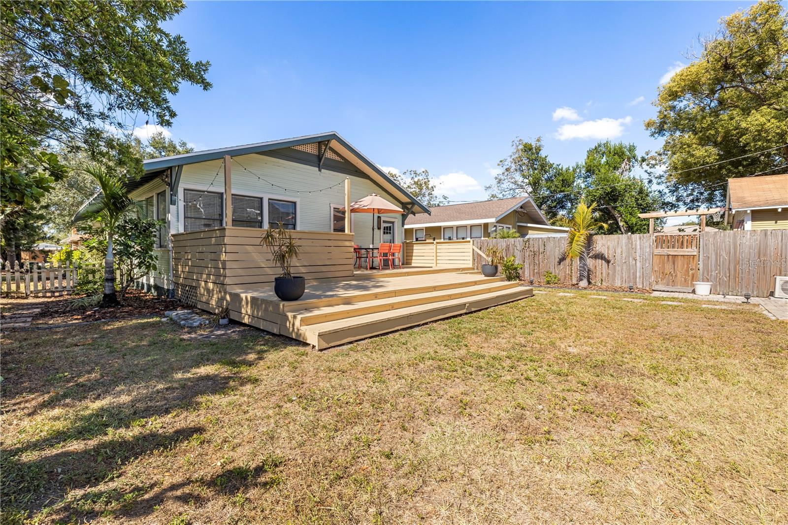 Listing photo id 38 for 5705 Miami Avenue