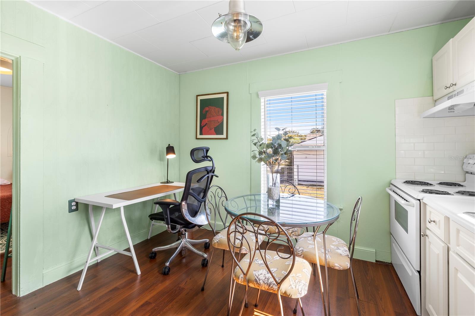 Listing photo id 43 for 5705 Miami Avenue