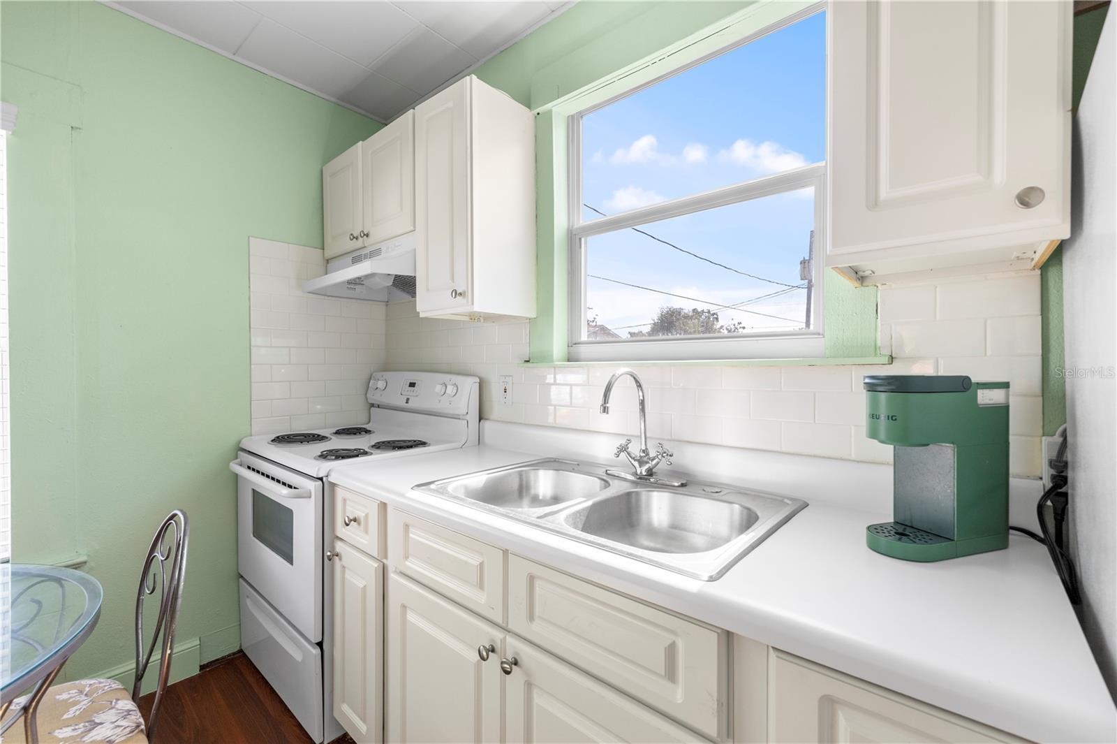 Listing photo id 46 for 5705 Miami Avenue