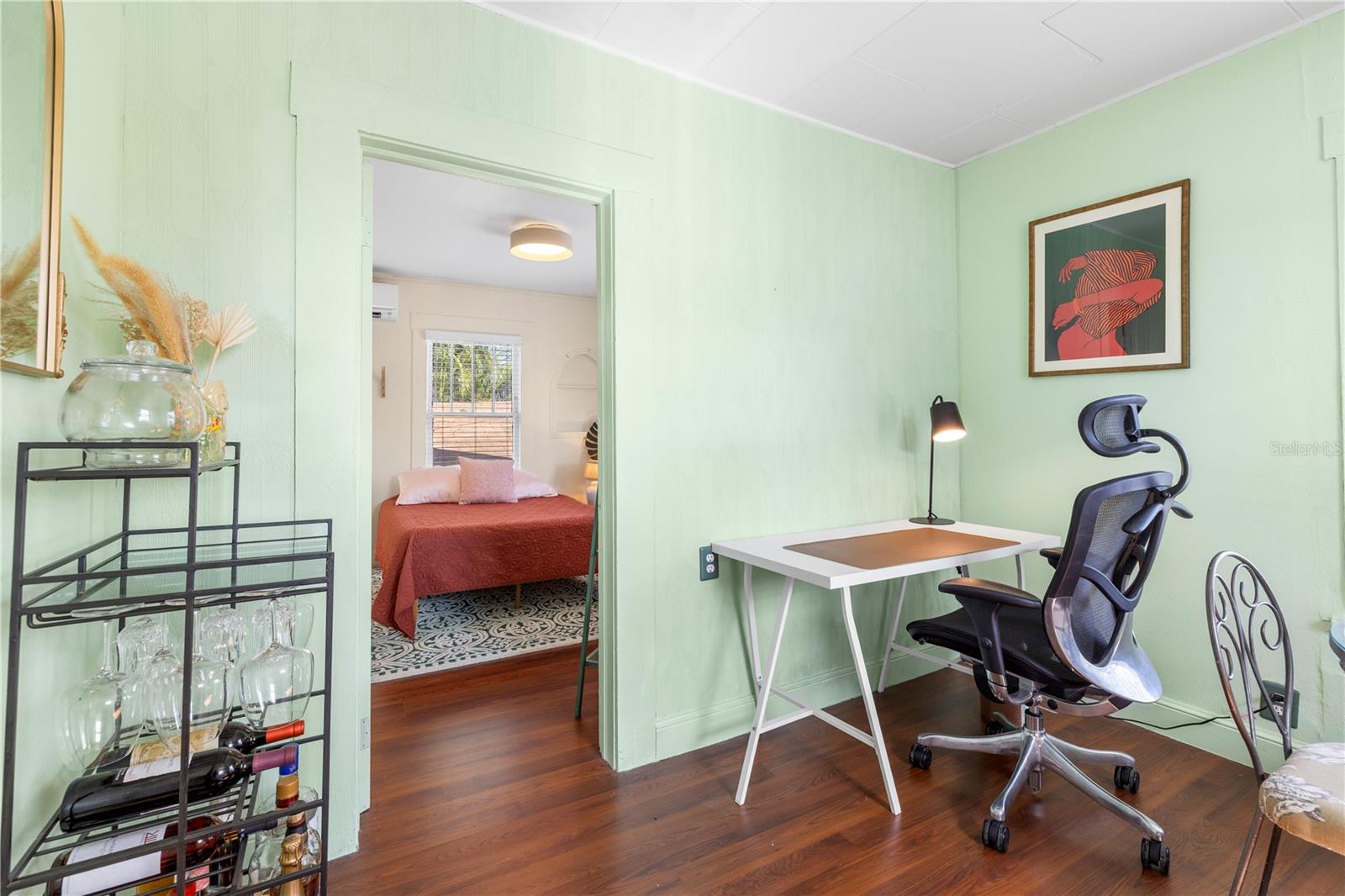 Listing photo id 47 for 5705 Miami Avenue