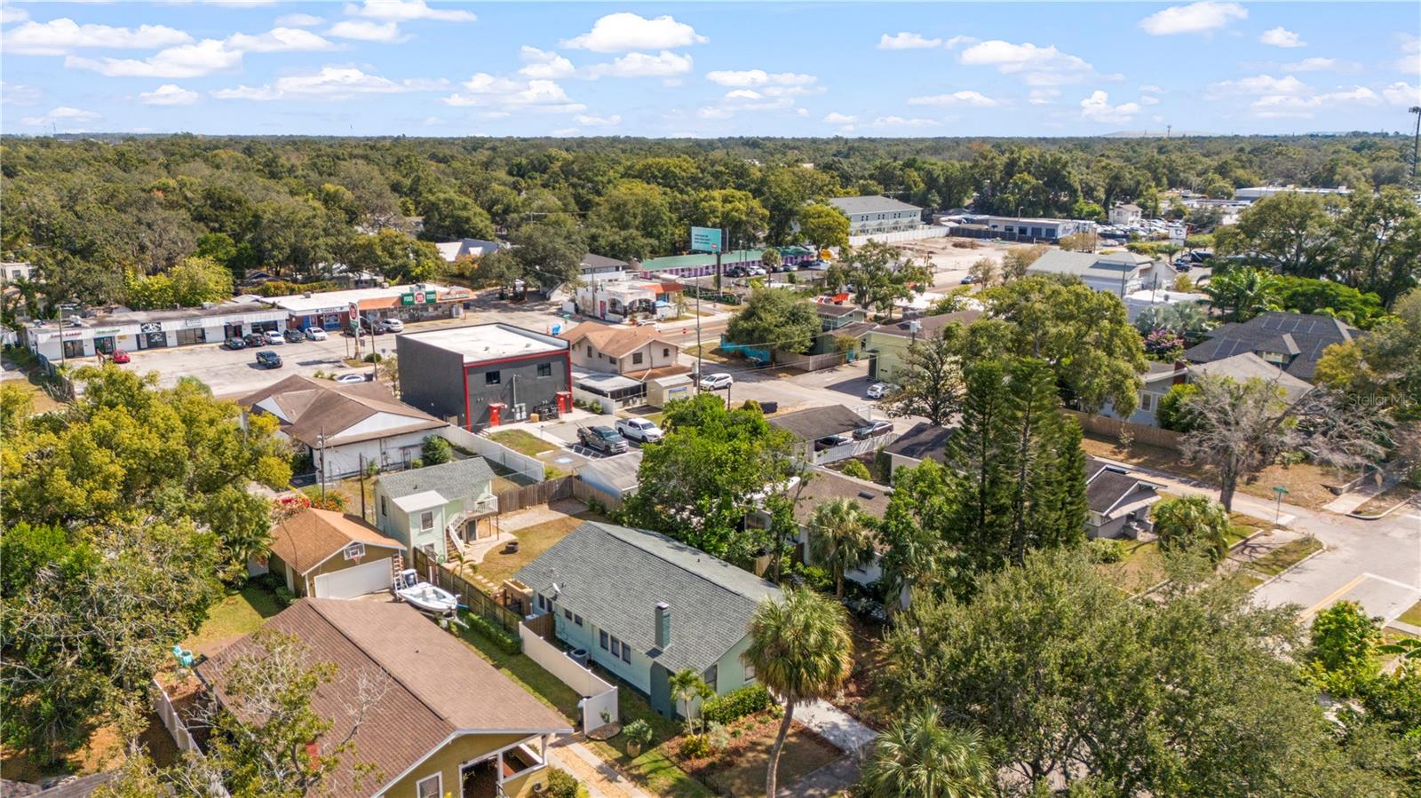 Listing photo id 52 for 5705 Miami Avenue