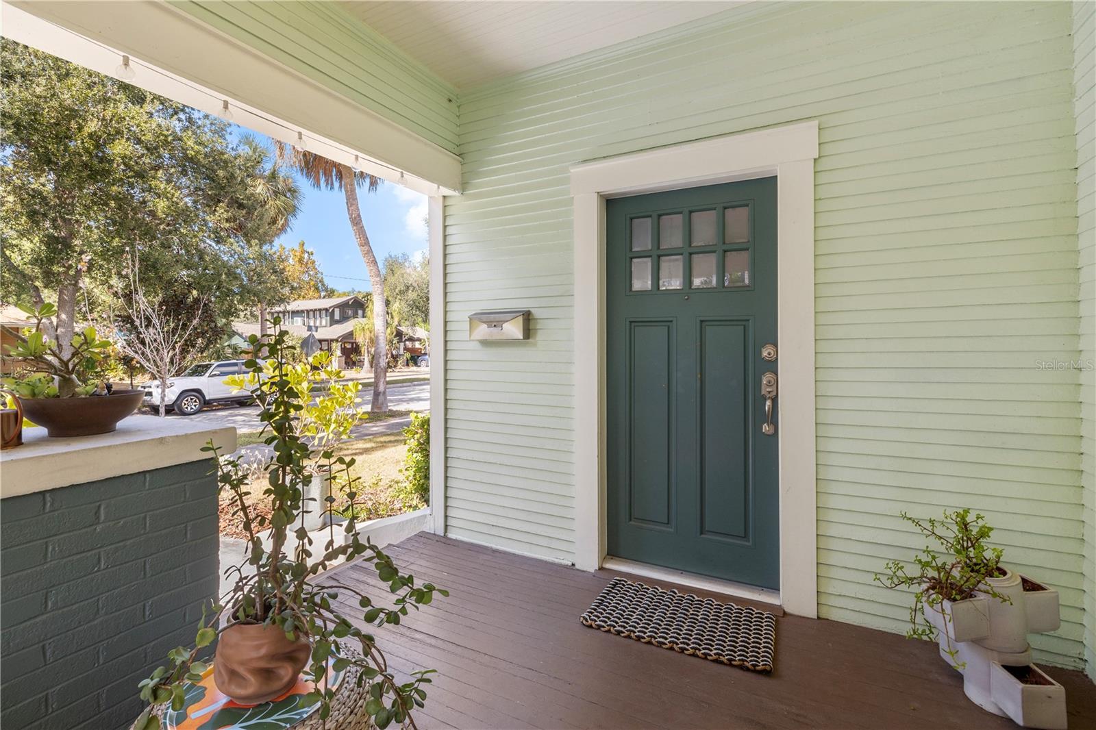 Listing photo id 4 for 5705 Miami Avenue