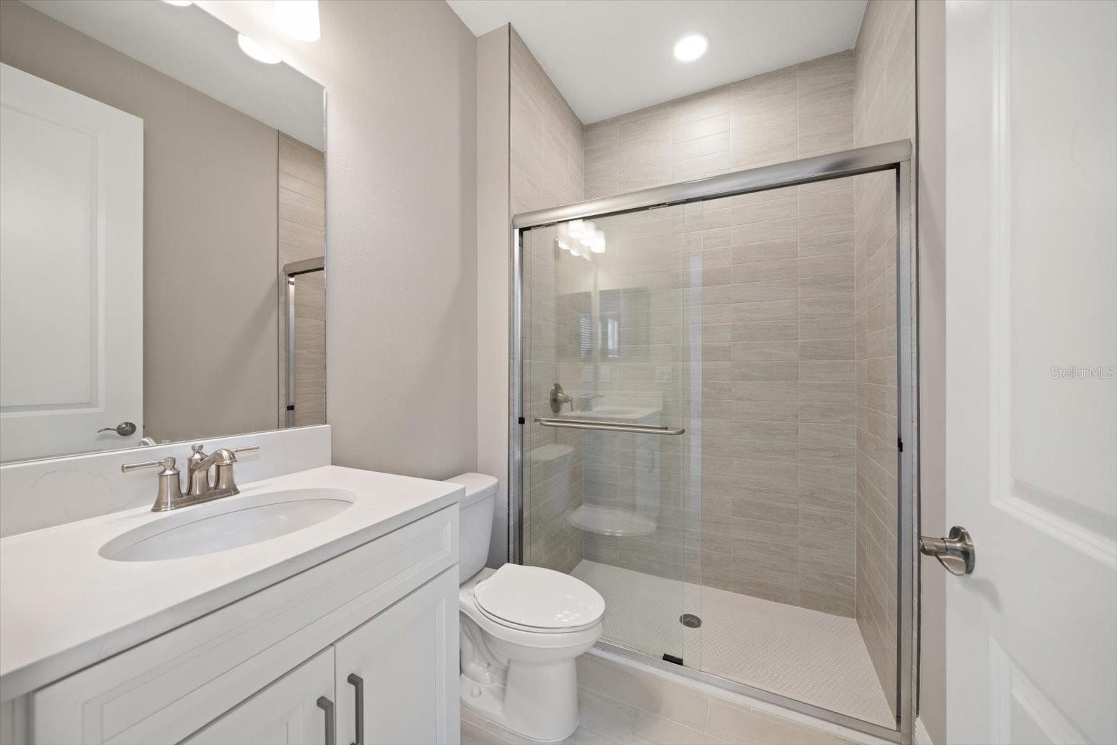 Listing photo id 15 for 5707 Maydale Avenue