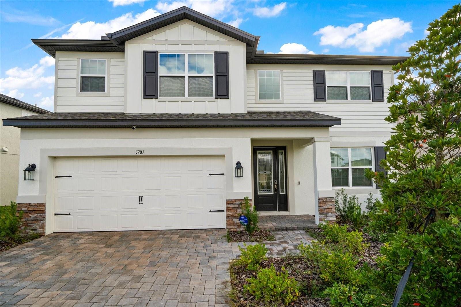 Listing photo id 0 for 5707 Maydale Avenue