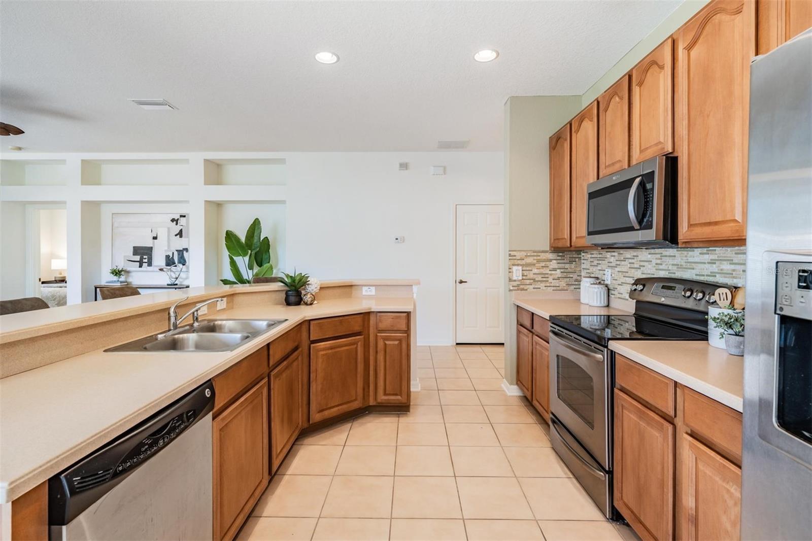 Image 12 of 39 For 9954 Jasmine Brook Circle