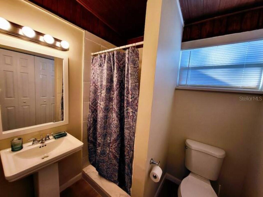 Image 6 of 9 For 6267 Hampton Drive N B