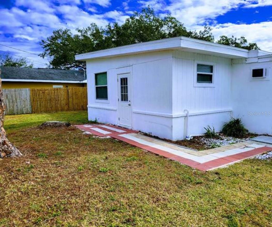 Image 9 of 9 For 6267 Hampton Drive N B