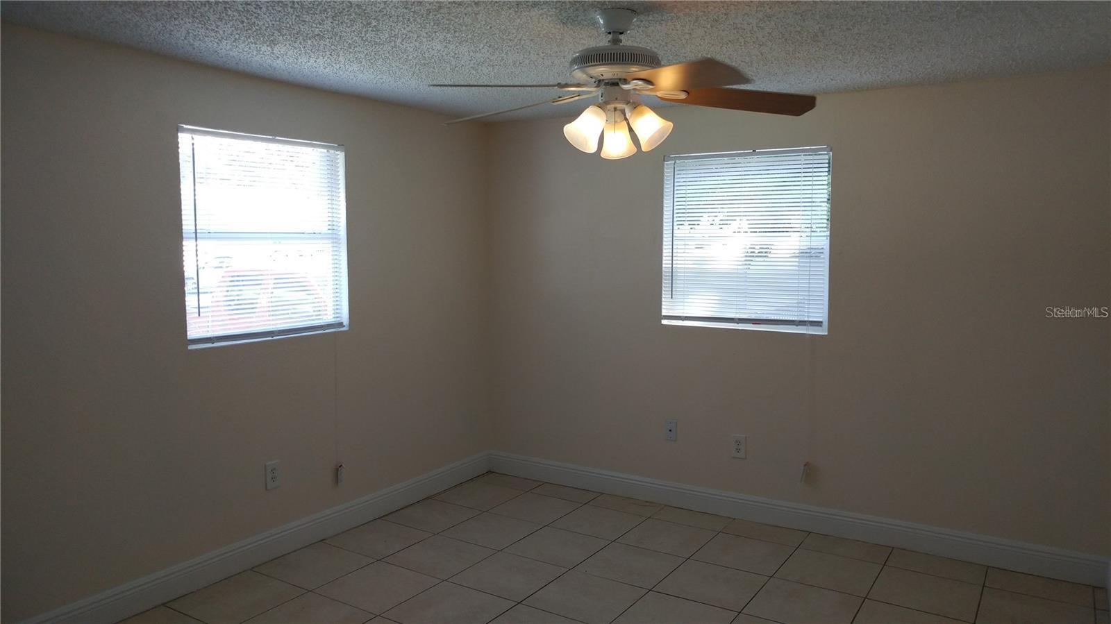 Listing photo id 9 for 1711 Sewaha Street