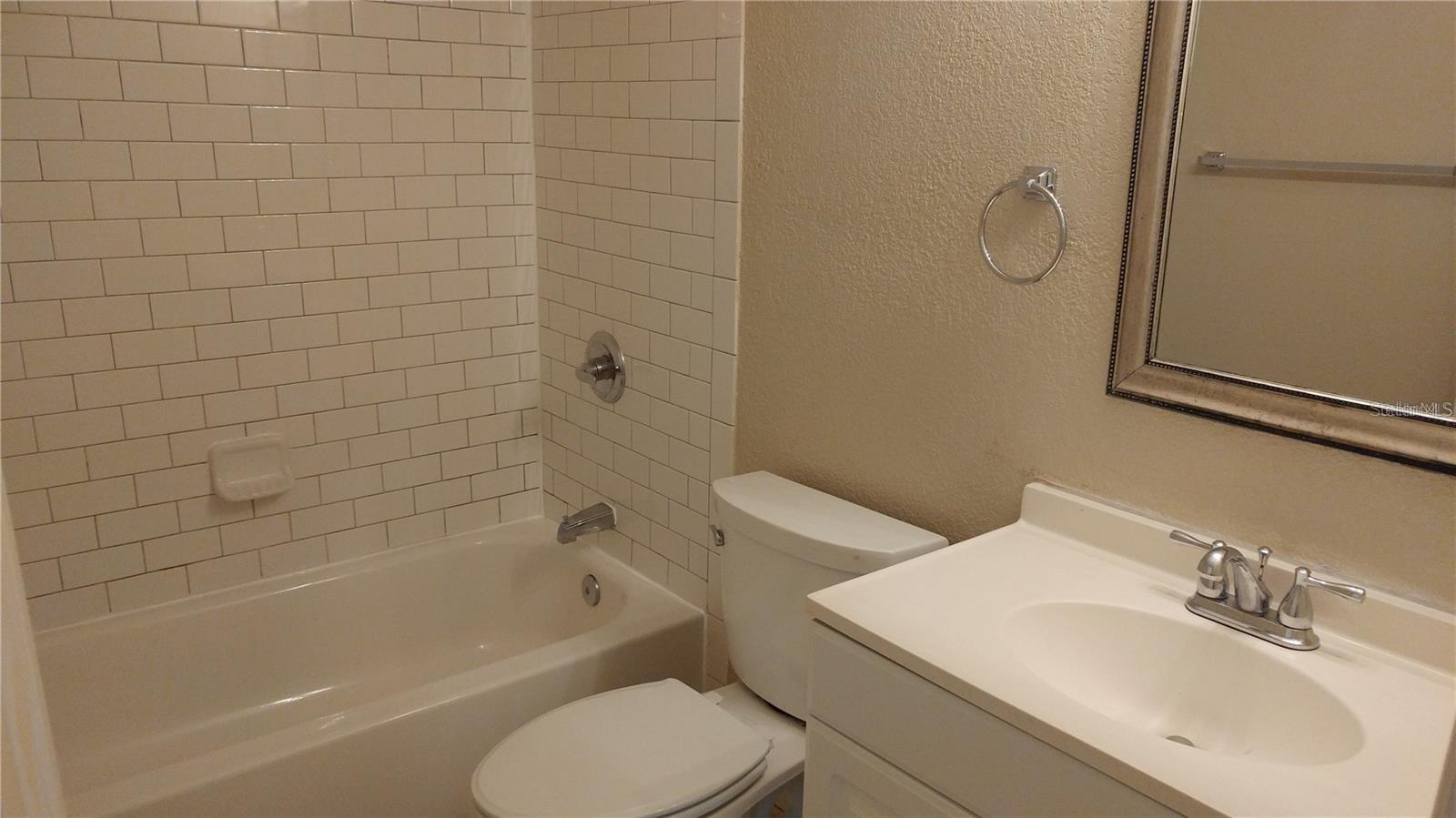 Listing photo id 12 for 1711 Sewaha Street