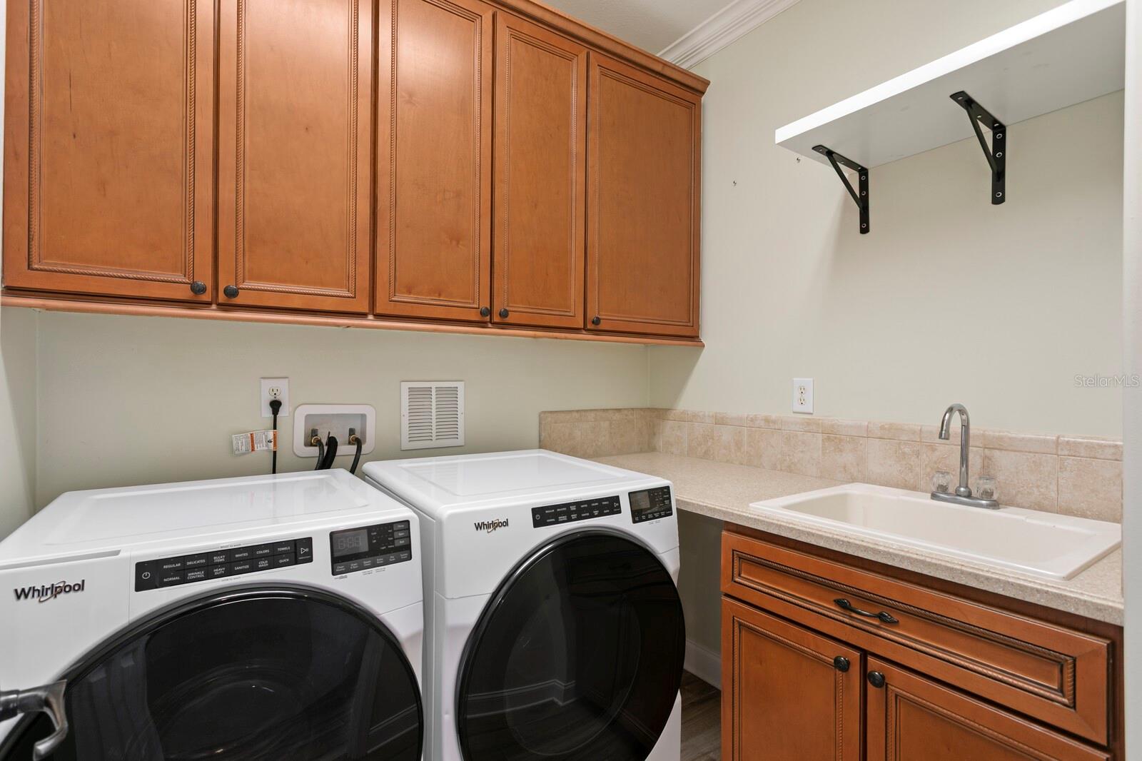 Image 29 of 90 For 117 6th Street