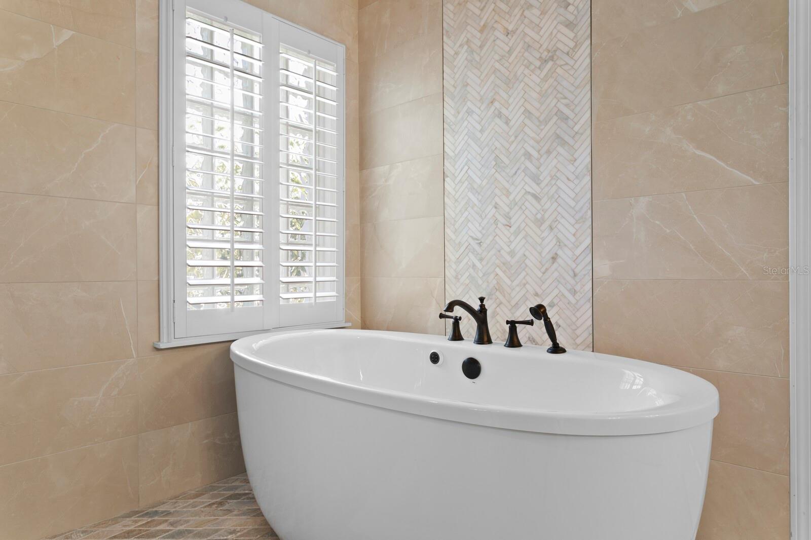 Image 35 of 90 For 117 6th Street