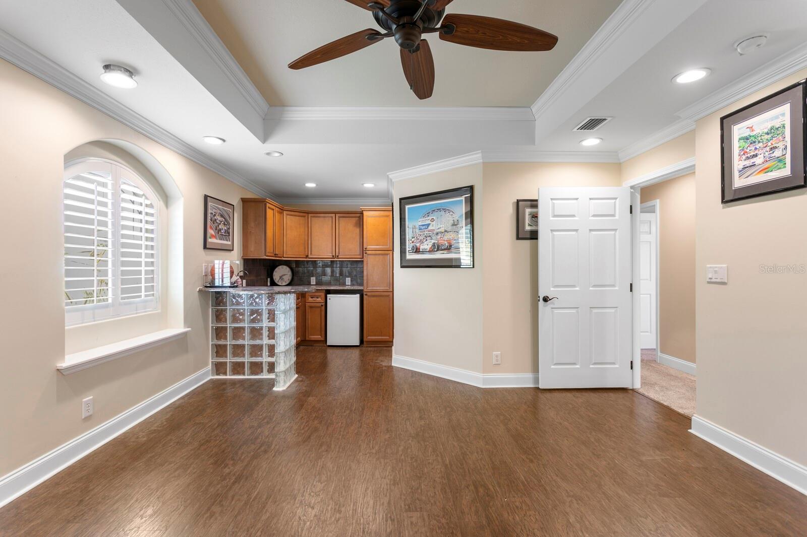 Image 48 of 90 For 117 6th Street