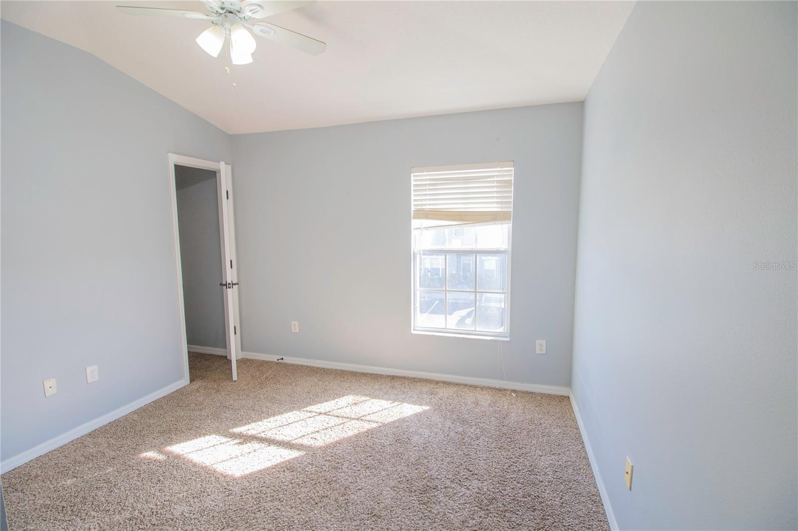 Image 13 of 21 For 12930 Kings Crossing Drive