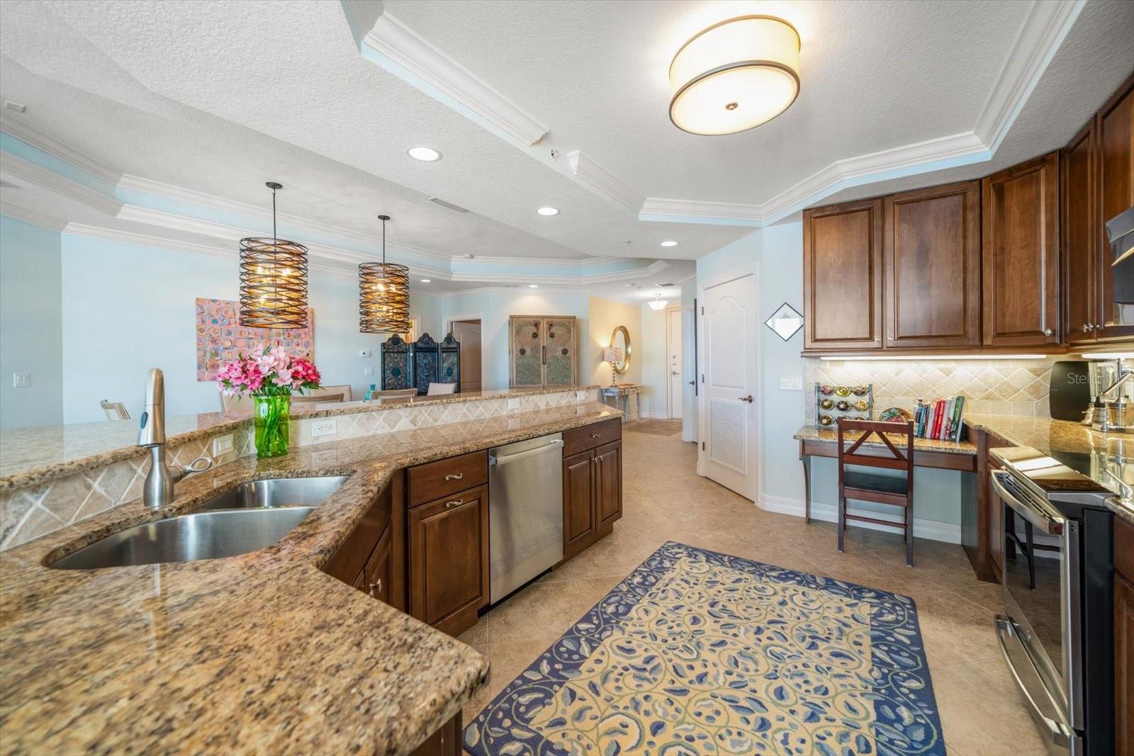 Image 10 of 30 For 200 Skiff Point 301