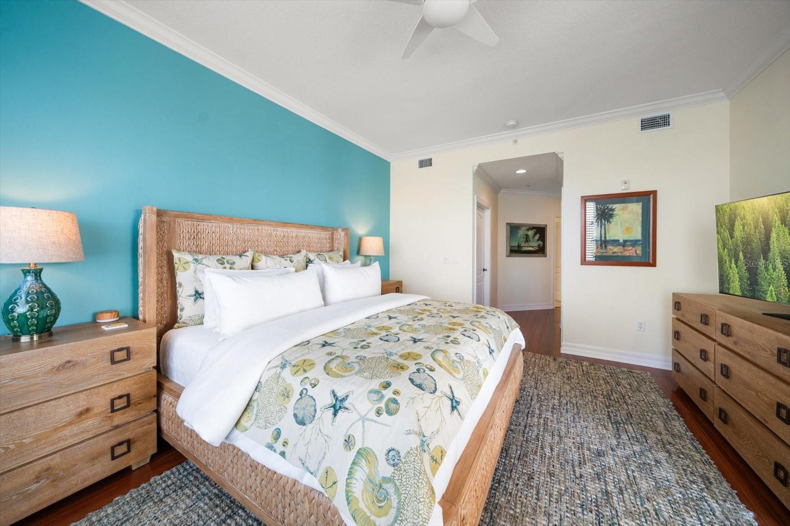 Image 16 of 30 For 200 Skiff Point 301