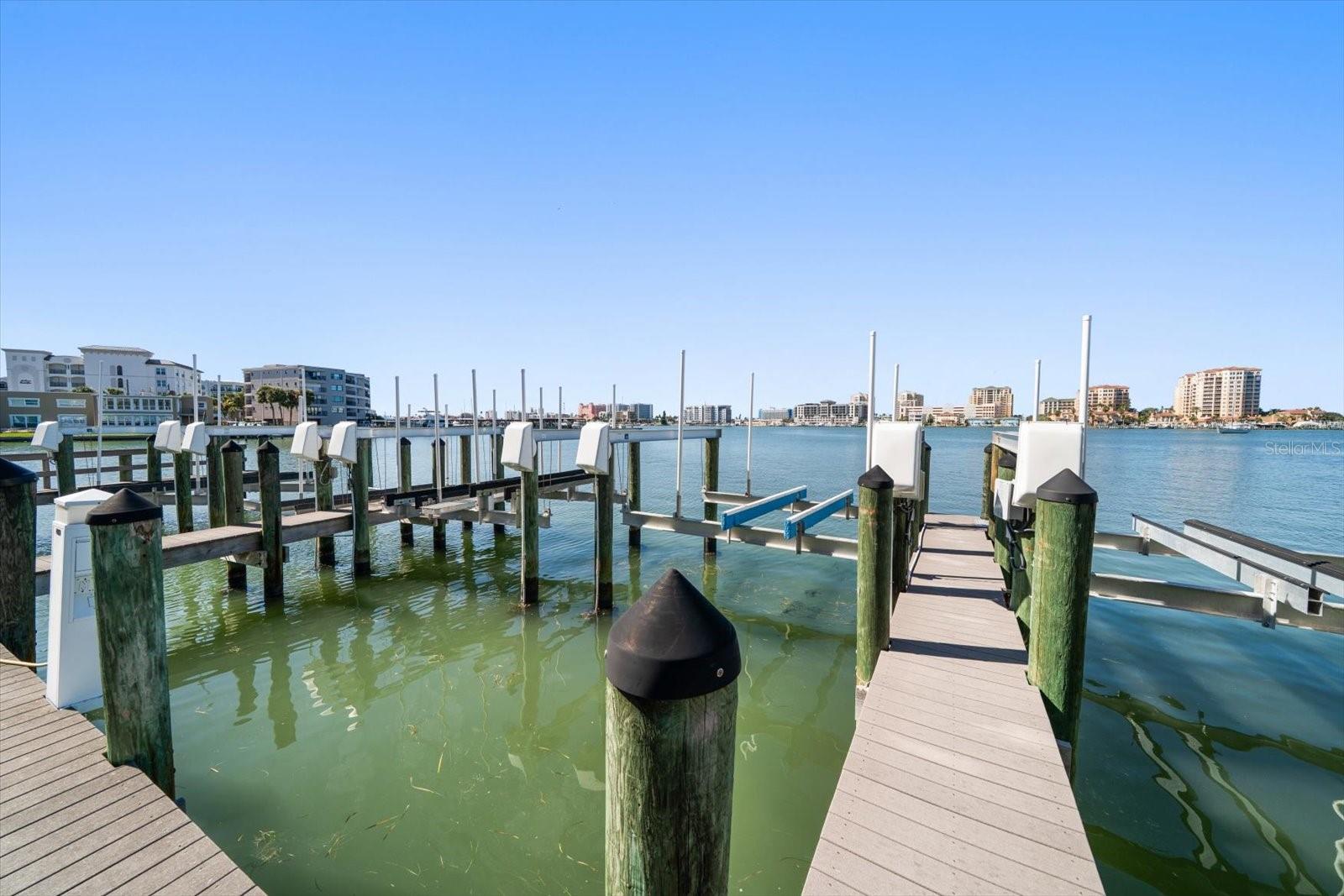 Image 26 of 30 For 200 Skiff Point 301