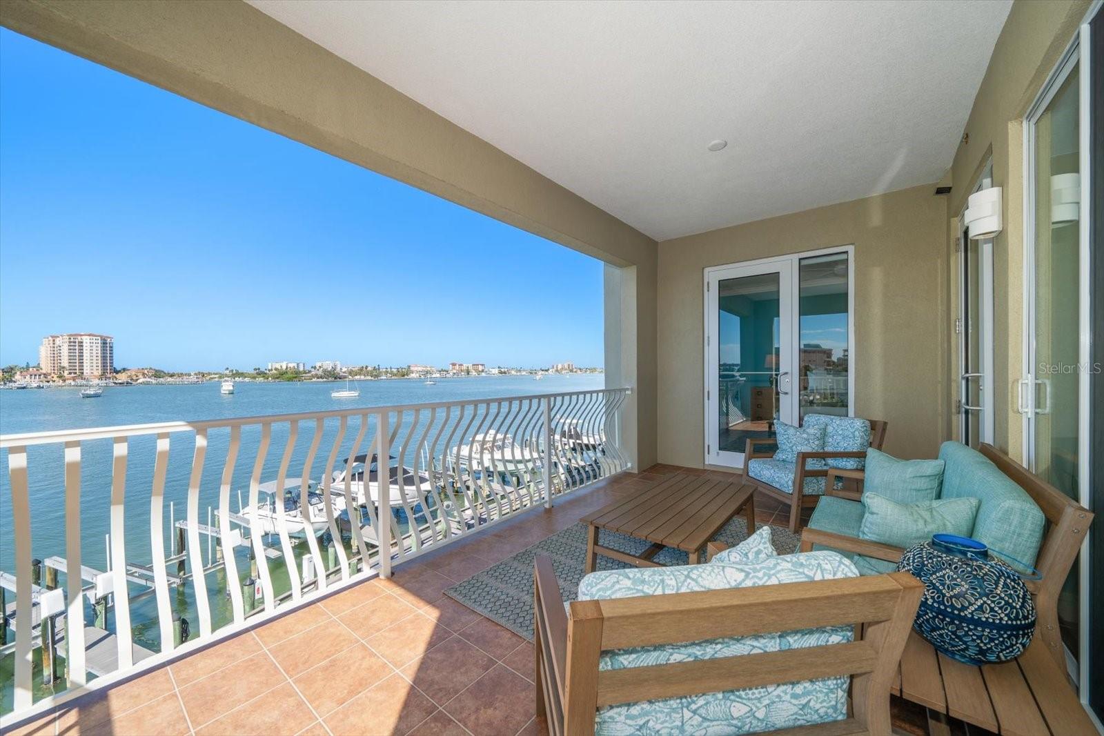 Image 5 of 30 For 200 Skiff Point 301