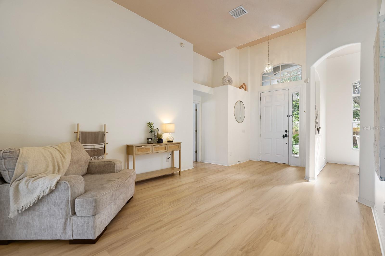 Listing photo id 2 for 228 Taylor Bay Lane