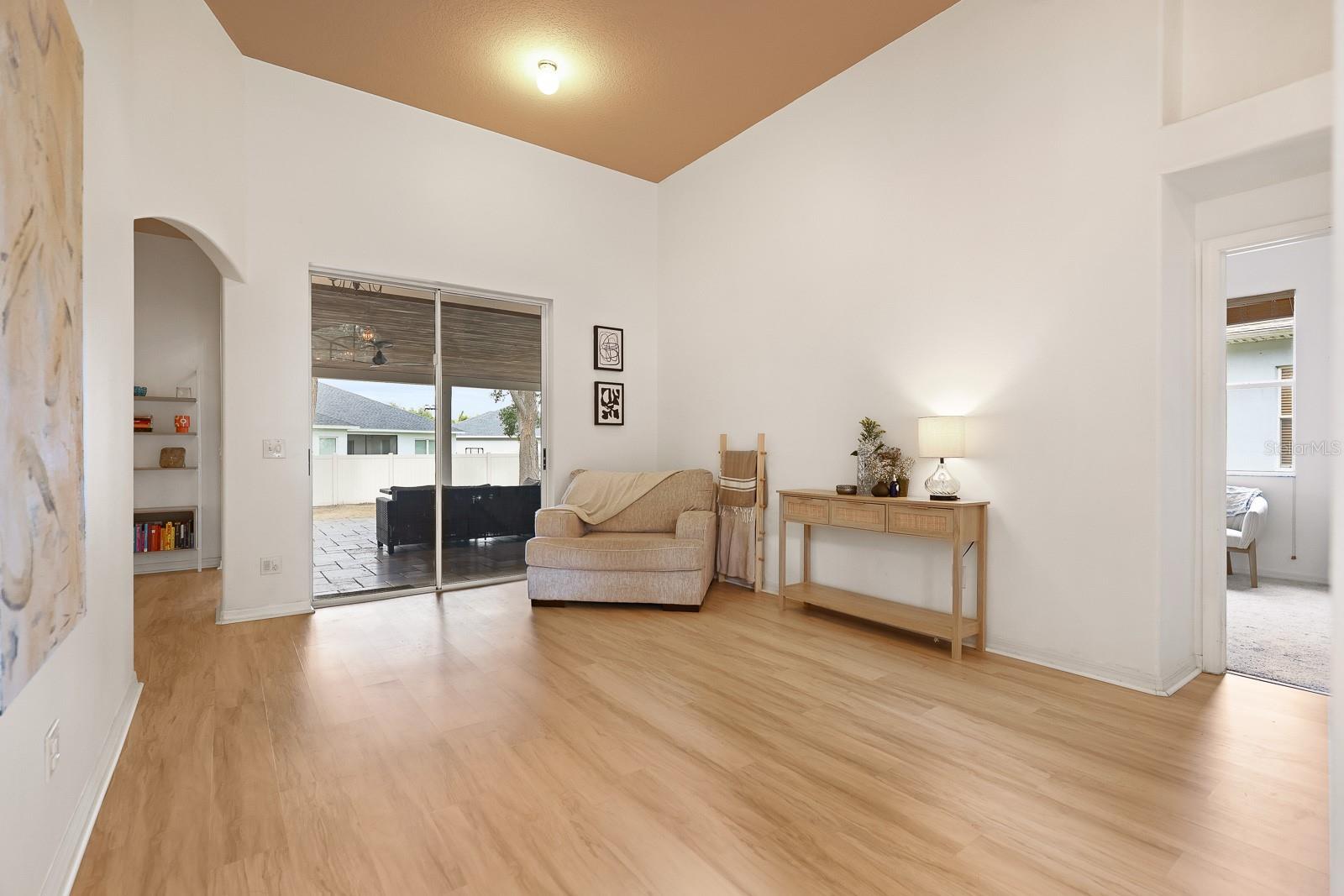 Listing photo id 4 for 228 Taylor Bay Lane